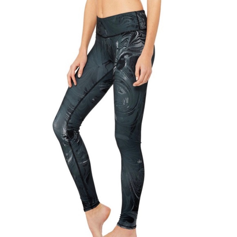 NWT Alo Airbrush Leggings M